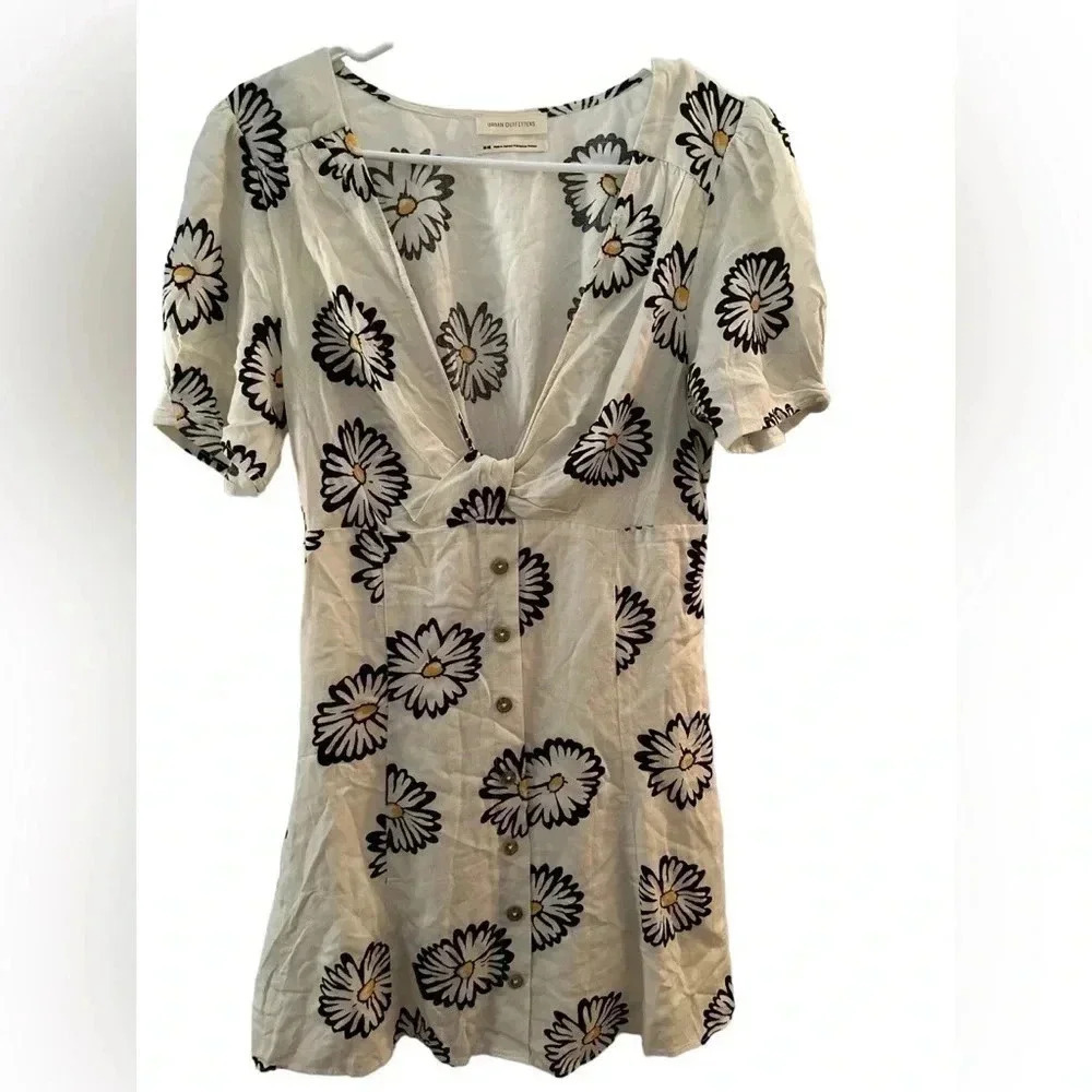 Urban Outfitters Bettie Twist-Front Mini Dress in floral print - Picture 1 of 8